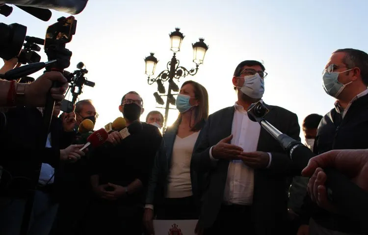 Los alcaldes sevillanos piden a la Junta más inversión en Sanidad
