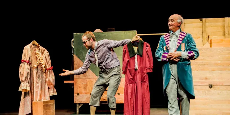 El cicle ‘Diumenges al teatre’ arriba a la seva fi amb ‘Un vestit nou per a l’emperador’
