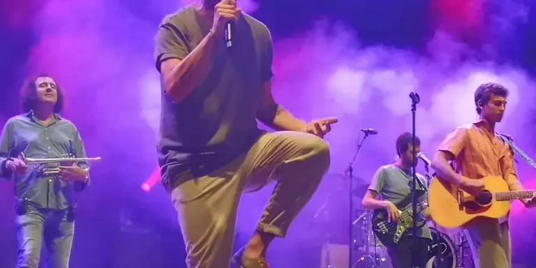 Taburete fa vibrar el públic del Parc del Pinaret la cinquena nit del Festival Internacional de Música de Cambrils