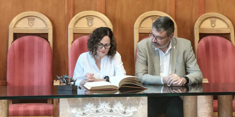 La consellera de Cultura visita Montblanc per abordar els futurs projectes culturals de la vila