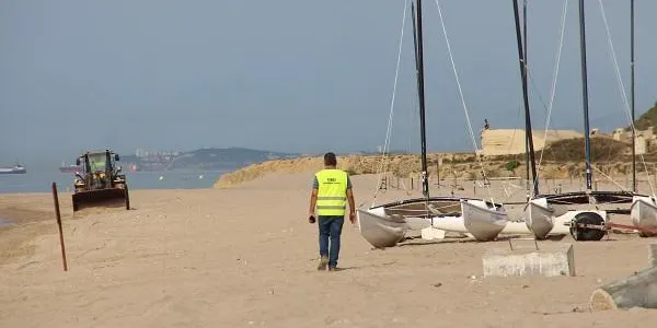 L’Ajuntament d’Altafulla confia en poder aportar sorra a la platja abans de l’agost