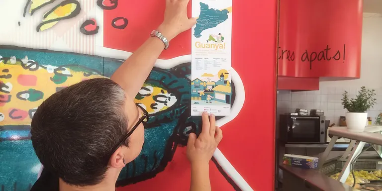 Una vuitantena de comerços solsonins se sumen novament a la campanya "Compra i descobreix Catalunya" que arrenca avui