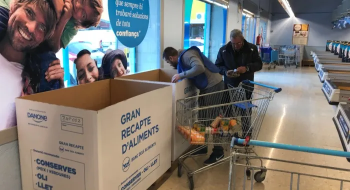 Els arenyencs ja han omplert 22 banyeres durant el Gran Recapte d’Aliments