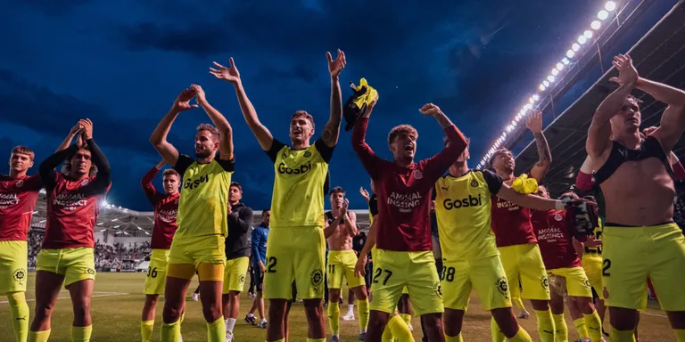 El Girona FC passa de cap al play-off
