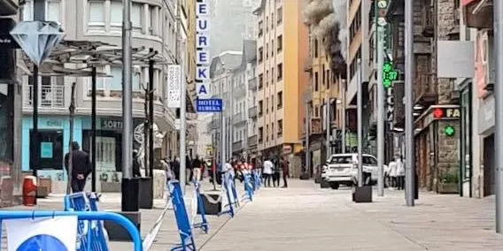 Un mort en un incendi a l'avinguda Carlemany, a Escaldes-Engordany