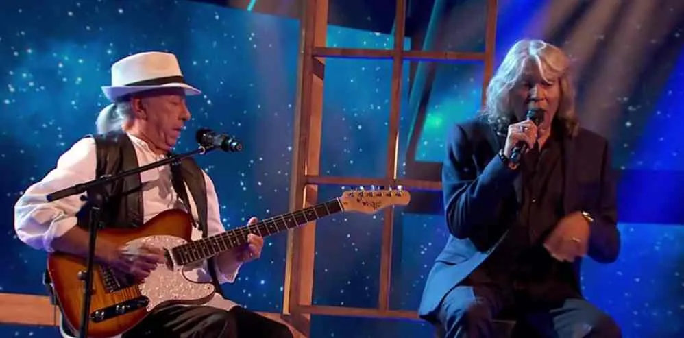 Lluís Navarro acaba finalista de La Voz Sénior i torna a emocionar el públic amb el clàssic 'Tutti frutti'