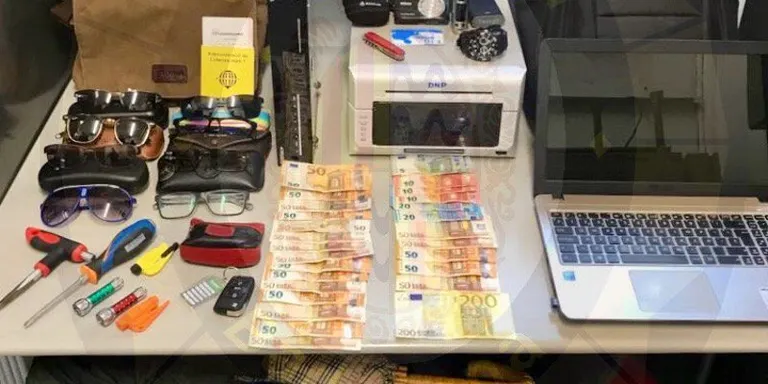 Quatre persones detingudes per robar a cotxes de Rubí