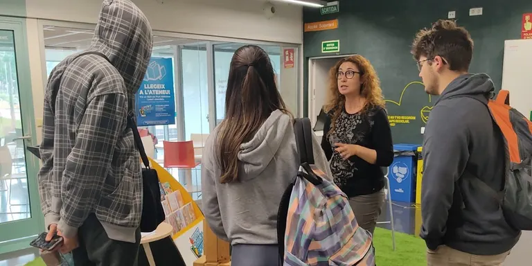El Punt BiblioJove es converteix en un servei permanent de l’Ateneu Juvenil