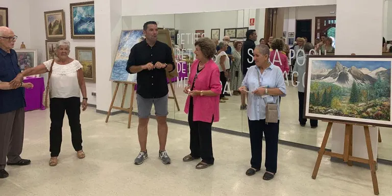 Petits retalls de la meva vida» és el títol de l'exposició de la pinedenca Sara Poch i Tarragó