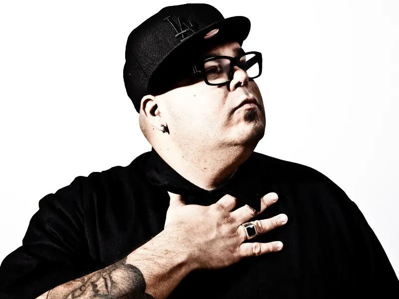 PULSAR RADIO - 18 - Dj Sneak