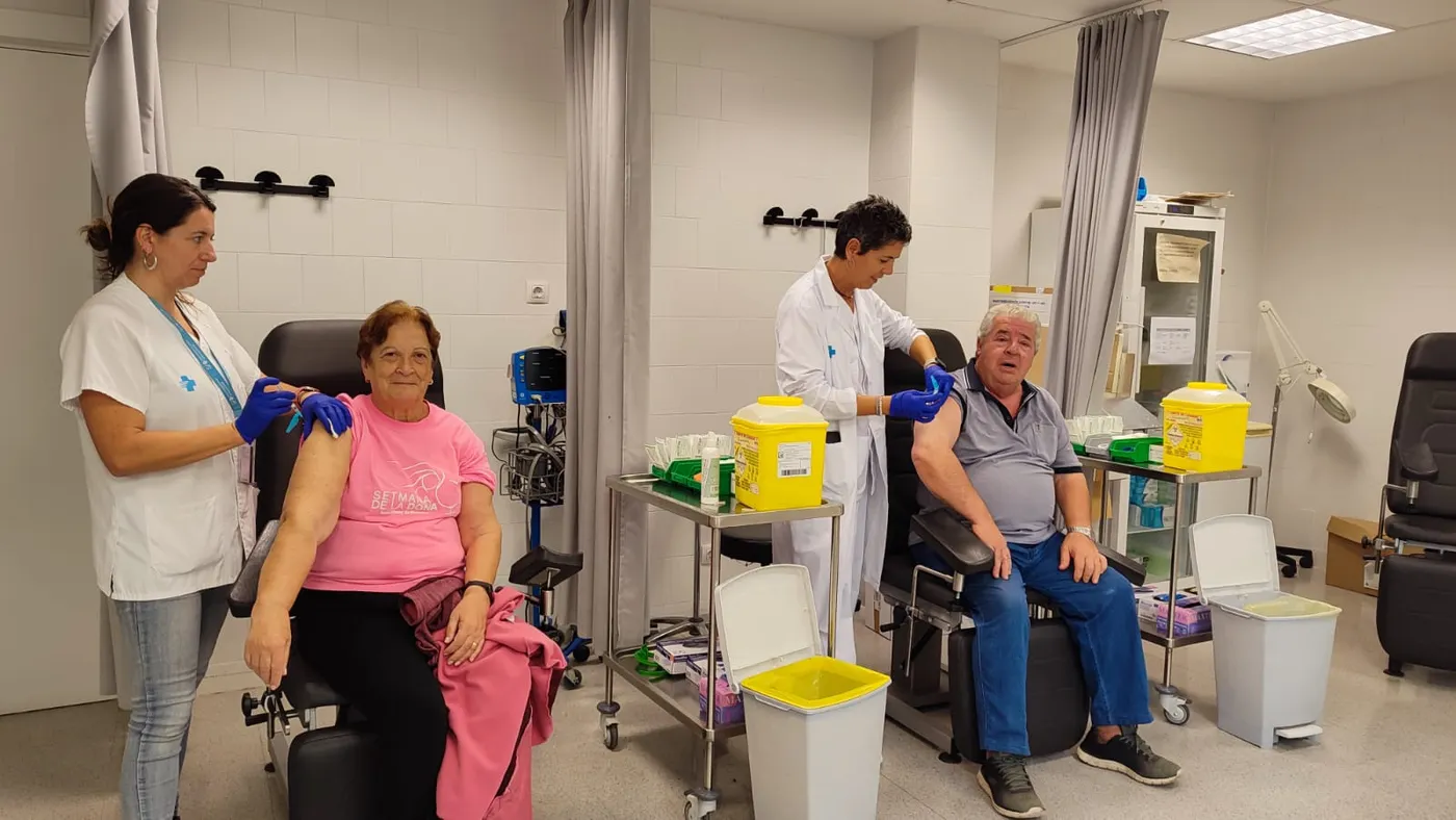 El Departament de Salut fa una crida a la vacunació de la grip i la covid a la Catalunya Central