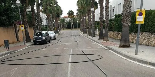La Policia Local d’Altafulla descobreix un home que “punxava” l’aigua de la xarxa pública al carrer de les Sínies