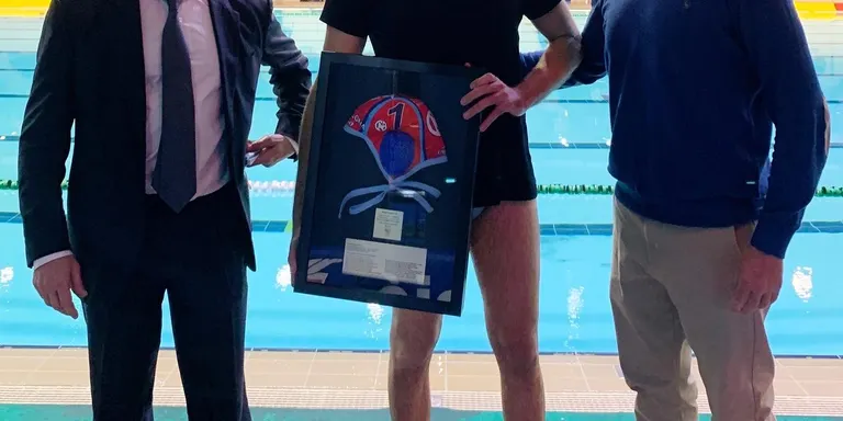 WATERPOLO: Homenatge de comiat a Iñaki Aguilar