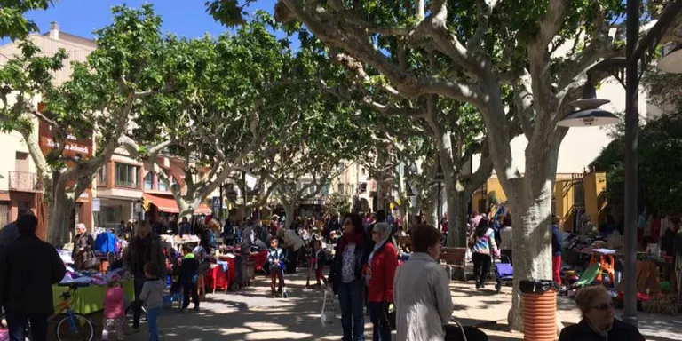El Mercat del Trasto arriba a la seva cinquena edició