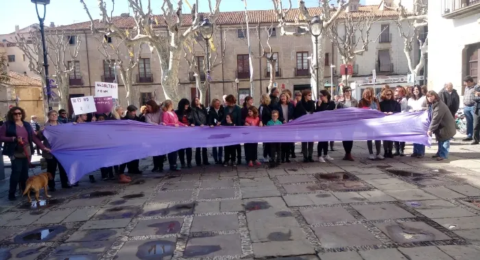 La primera concentració s'ha fet avui a la plaça de l'Ajuntament