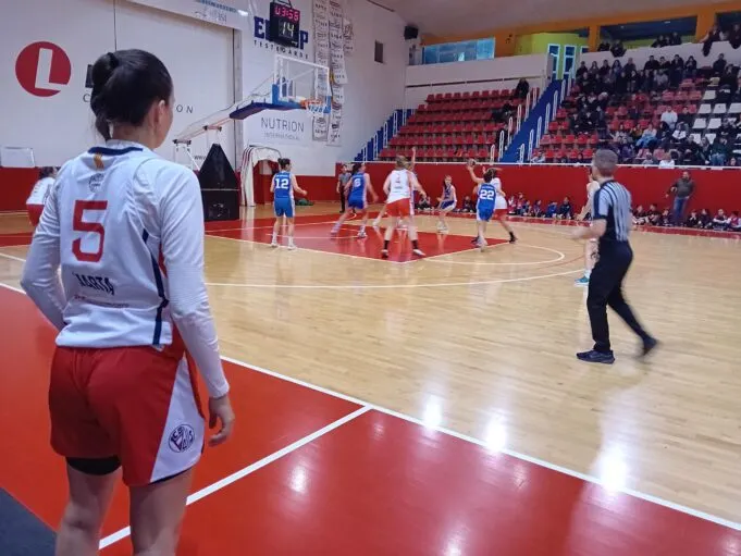Victòria contundent del CB Valls femení en el primer partit de lliga