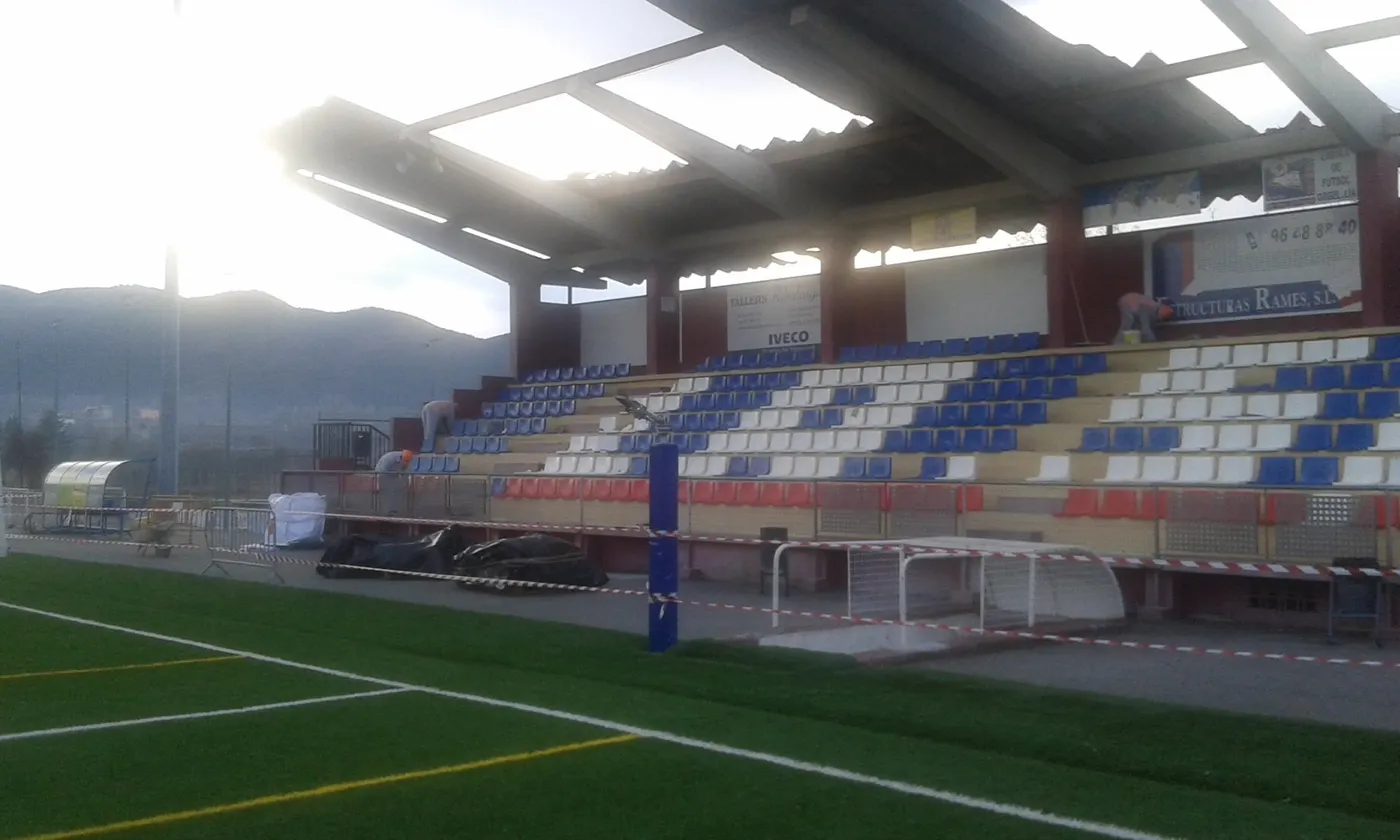Camp de futbol - Coberta malmesa