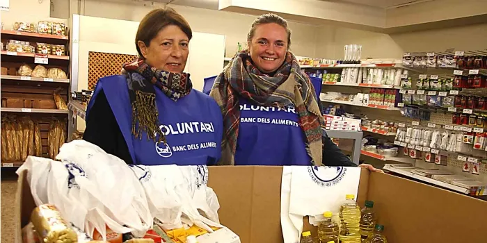 El Gran Recapte dels Aliments aconsegueix omplir 47 banyeres, dues menys que l’any passat, però amb més pes i amb aliments com oli, llet o conserves