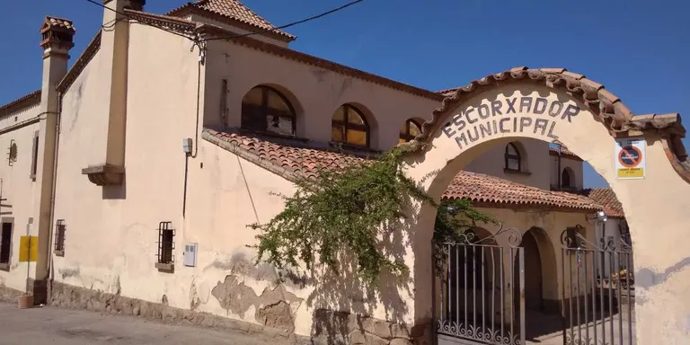 Limiten l'activitat a l'Escorxador municipal, que només servirà parcialment com a magatzem