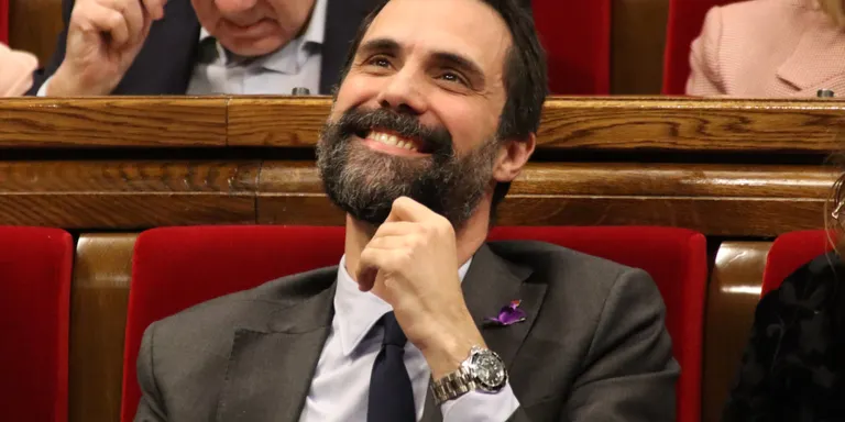 El TSJC absol amb un vot contrari els membres independentistes de la Mesa del Parlament de Roger Torrent