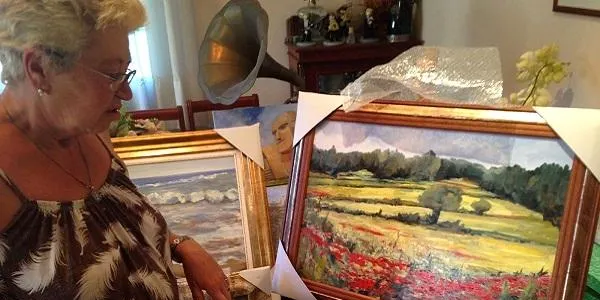 Laura Pijuan exposa les seves pintures al Fòrum d’Altafulla en favor de la pau a Nagorno Karabaj