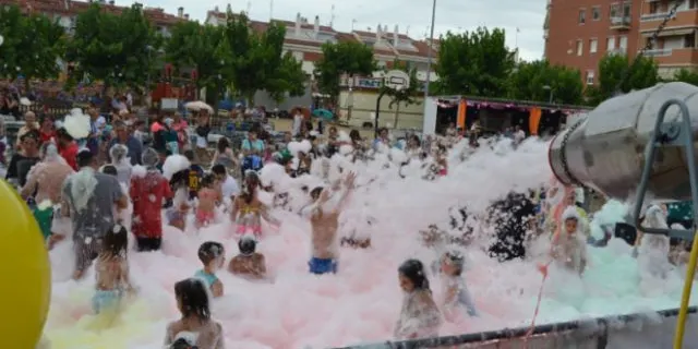 El Sant Joan es viu a Poblenou amb tres dies de festa