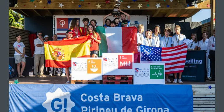 El cambrilenc Joan Domingo aconsegueix la medalla de plata al Mundial d’Optimist per equips