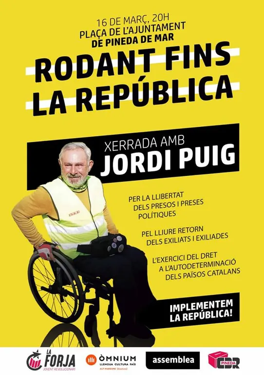 Arriba a Pineda Jordi Puig, que 'roda fins la república' en cadira de rodes