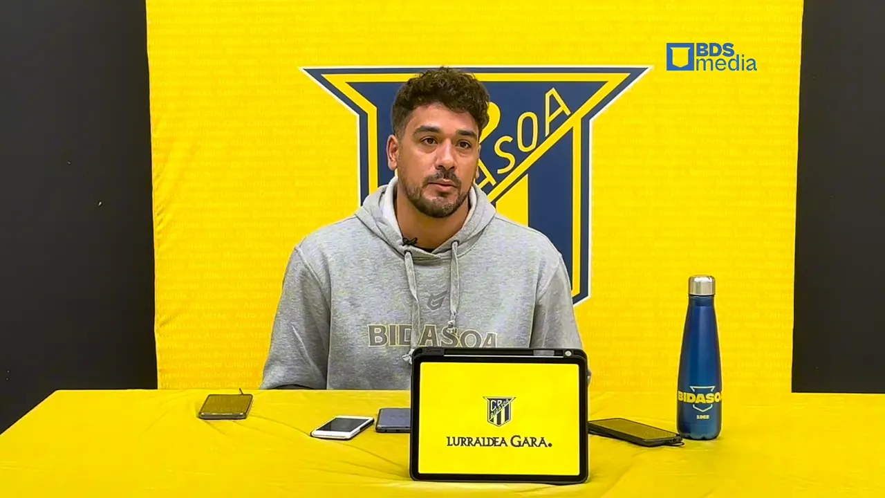 EL IRUDEK BIDASOA IRUN VUELVE A LA ESCENA CON EL PULSO FIRME Y ALMA EUROPEA. www.txingudiradio.com directo