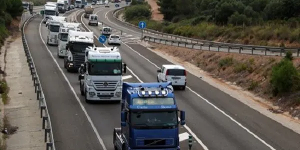 Els transportistes anuncien una nova aturada "indefinida" a tot l'Estat a partir del 14 de novembre