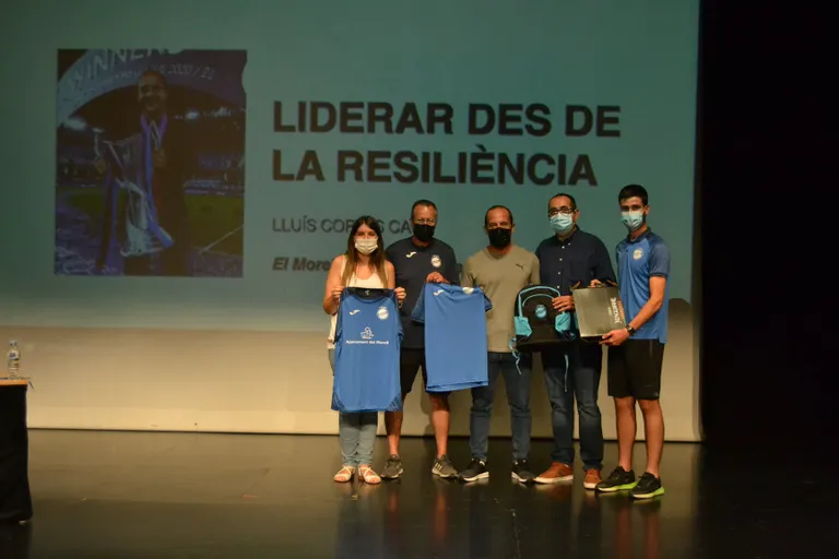 El millor entrenador de futbol femení per la UEFA va visitar el Morell