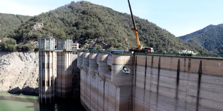 La sequera extrema obliga a sacrificar els peixos de Sau per preservar la qualitat de l'aigua