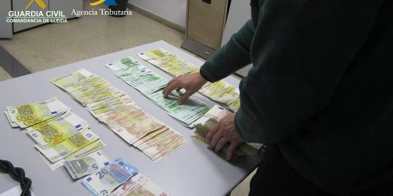 Intervinguts a la Farga de Moles més de 150.000 euros procedents d'Andorra