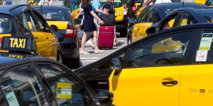 El col·lectiu de taxistes d’Arenys dona suport a les reivindicacions del sector a Barcelona