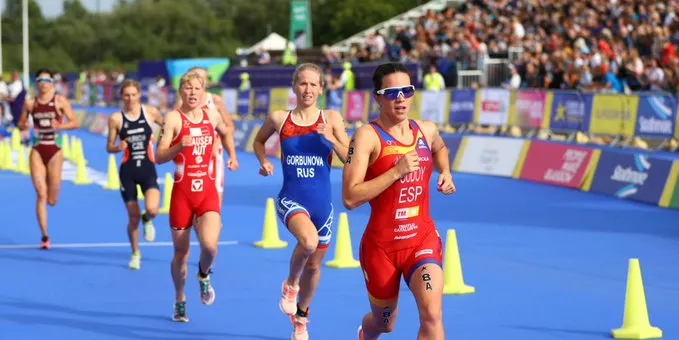 Anna Godoy no pot acabar la prova de triatló femení