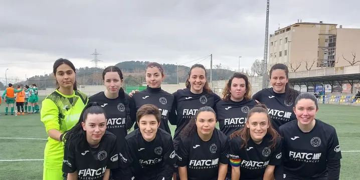 El Futbol Club Pirineus acaba la temporada de debut amb una tercera posició a Segona Catalana femenina