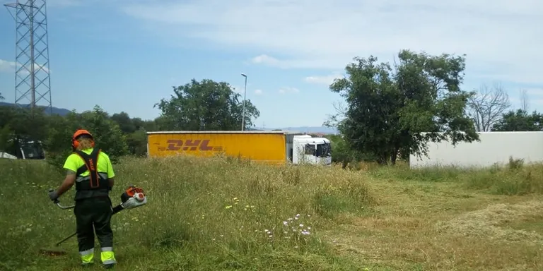 Els polígons tindran una nova brigada de manteniment i neteja de la Font del Ferro