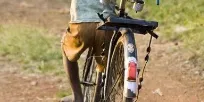 Alumnes de Breda impulsen la campanya solidària “Bicicletes per poder estudiar”