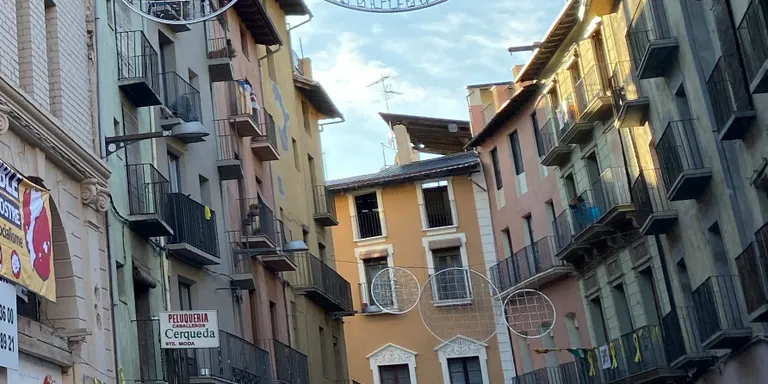 L'Ajuntament de la Seu d'Urgell farà una consulta sobre la repavimentació del carrer Major