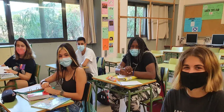 Com viuen l'inici de curs els joves dels instituts de Pineda?