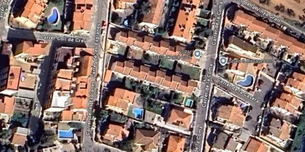 Les piscines privades d'Altafulla no podran ocupar més de la meitat del jardí
