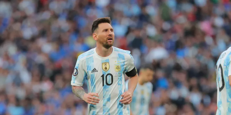 Exhibició de Leo Messi amb Argentina per aixecar un nou trofeu