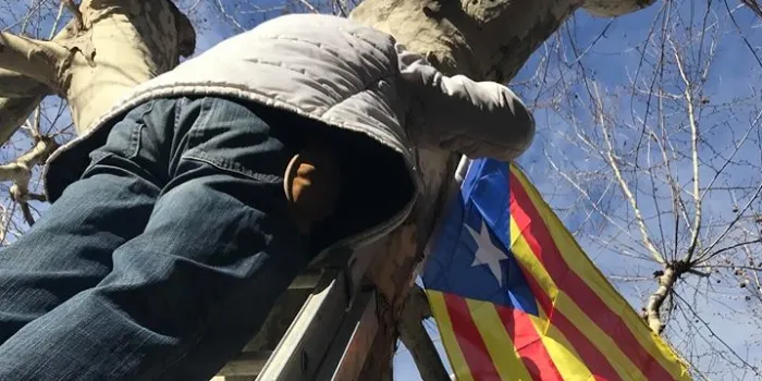 Arenys s’ha tornat a omplir d’estelades i cartells nous demanant la llibertat dels presos polítics