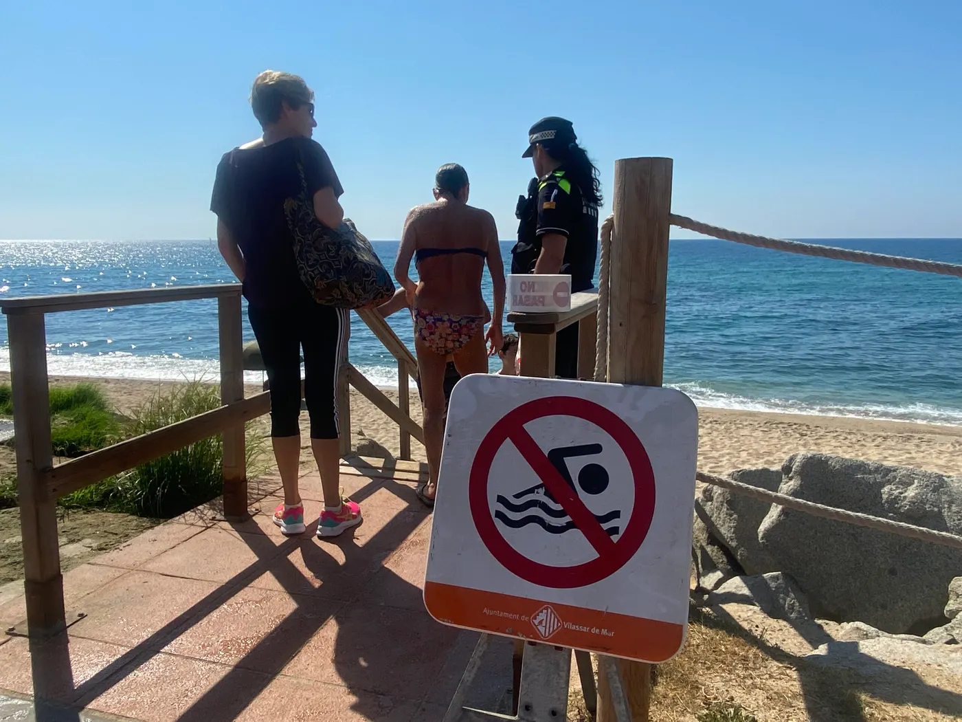 Tancament de la platja de l’Astillero, fins demà dijous, per un abocament d’aigües residuals al mar