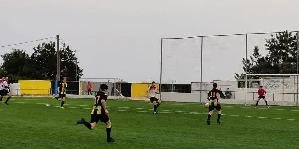 Es mantenen les competicions amateurs i de base, i la presència de públic a l’exterior i en espais tancats