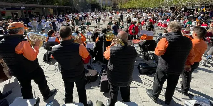 24 colles participen a la Final del Campionat de Catalunya de Colles Sardanistes a Valls