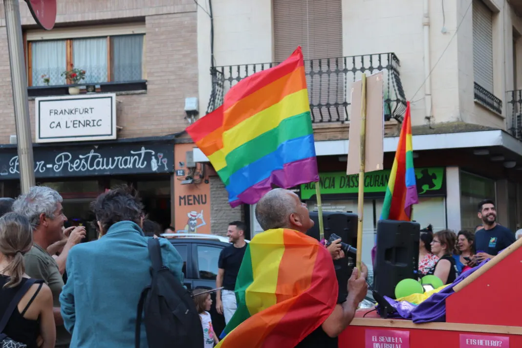 Un grup professional de pirotècnia acompanyarà una cercavila nocturna de gegants amb novetats