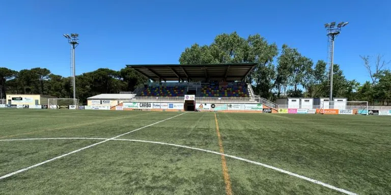 Comencen les obres per construir els nous vestidors del camp de futbol de Begur