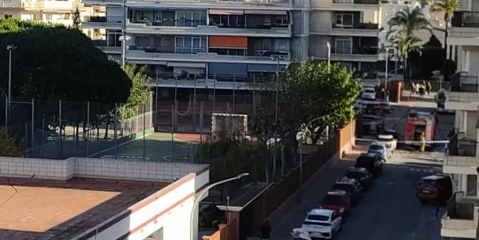 Dues víctimes en l’incendi originat aquest matí en un pis de Vilassar de Mar