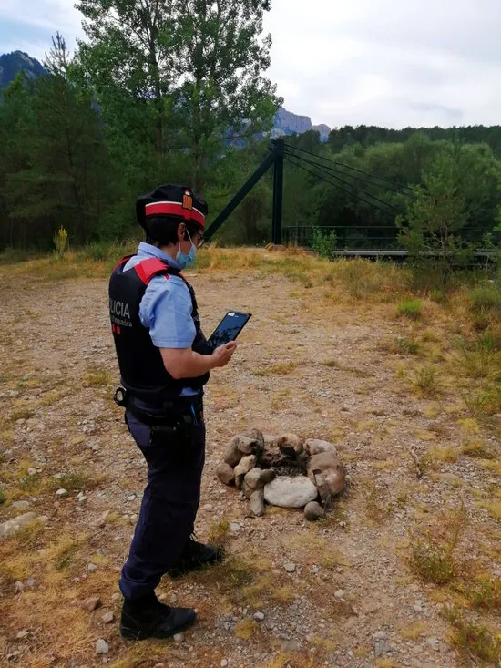 Els Mossos d'Esquadra denuncien set persones per fer una acampada il·legal amb una foguera a Guixers